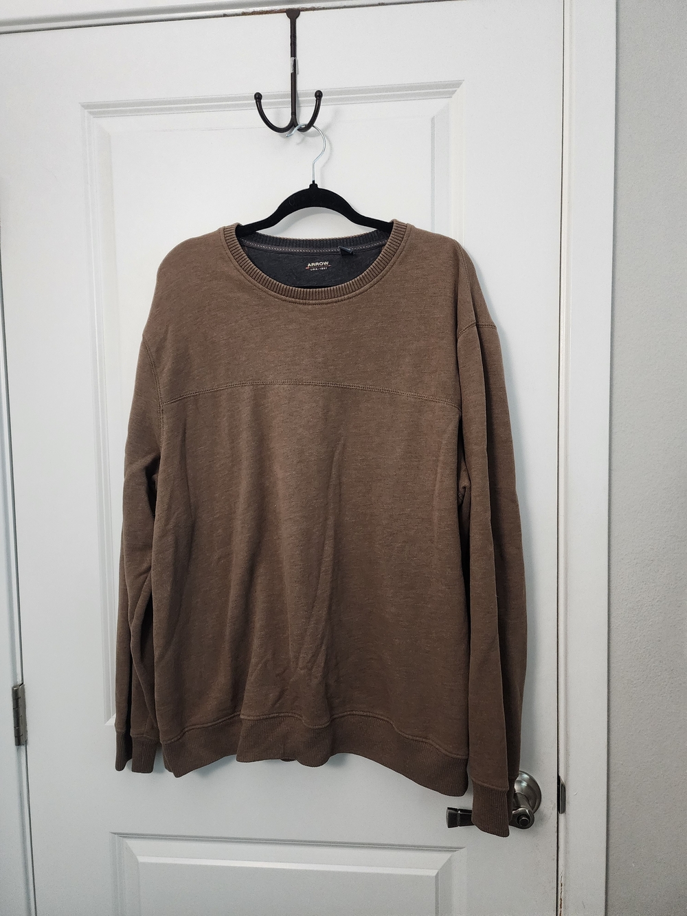 5/$25 Arrow Men's Crewneck Sweater - Brown